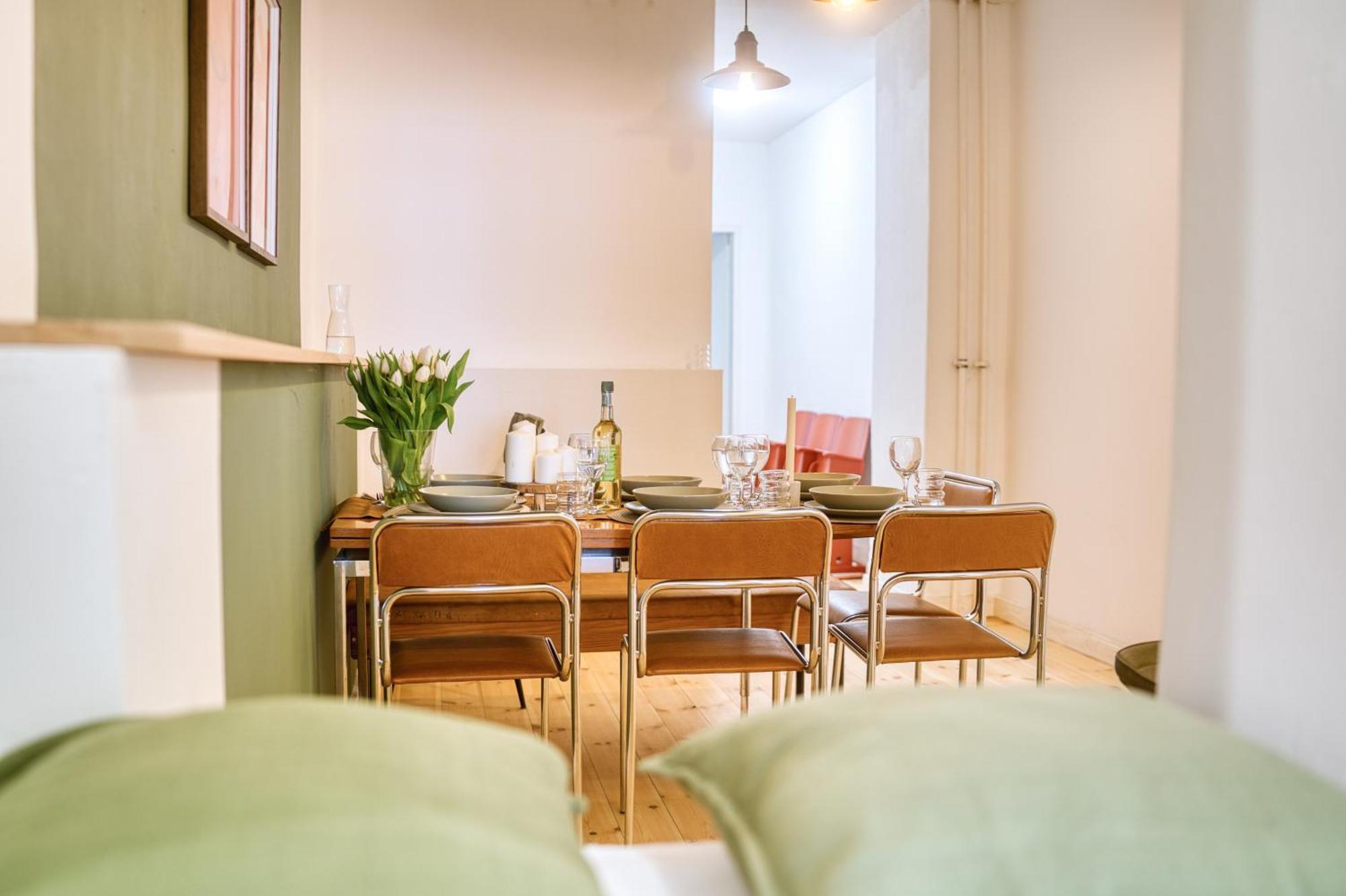 Appartement Mitten Im Kreuzberger Kiezleben - Geraeumig & - 3 Sz Auf 140qm *