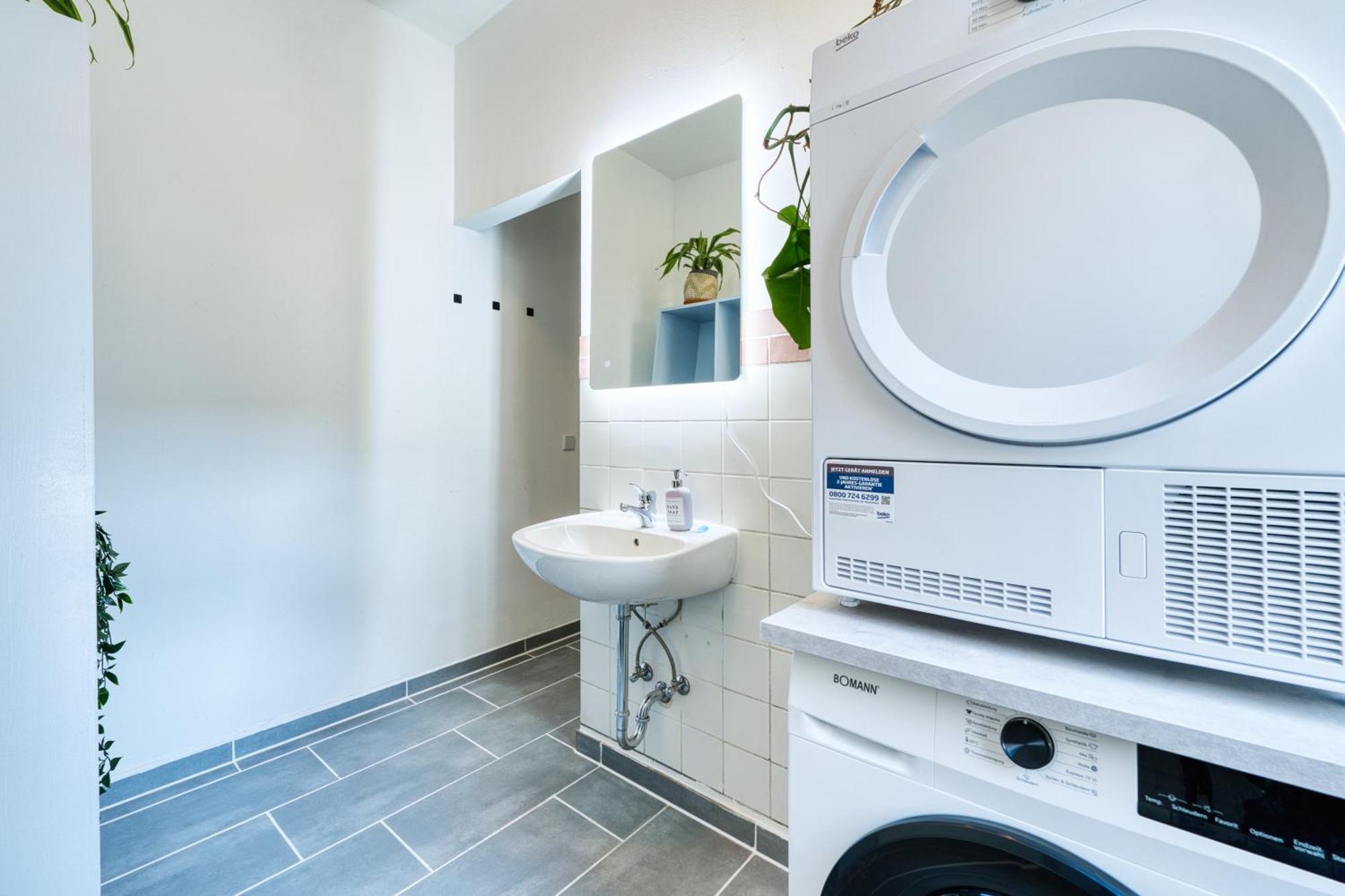 Appartement Mitten Im Kreuzberger Kiezleben - Geraeumig & - 3 Sz Auf 140qm *