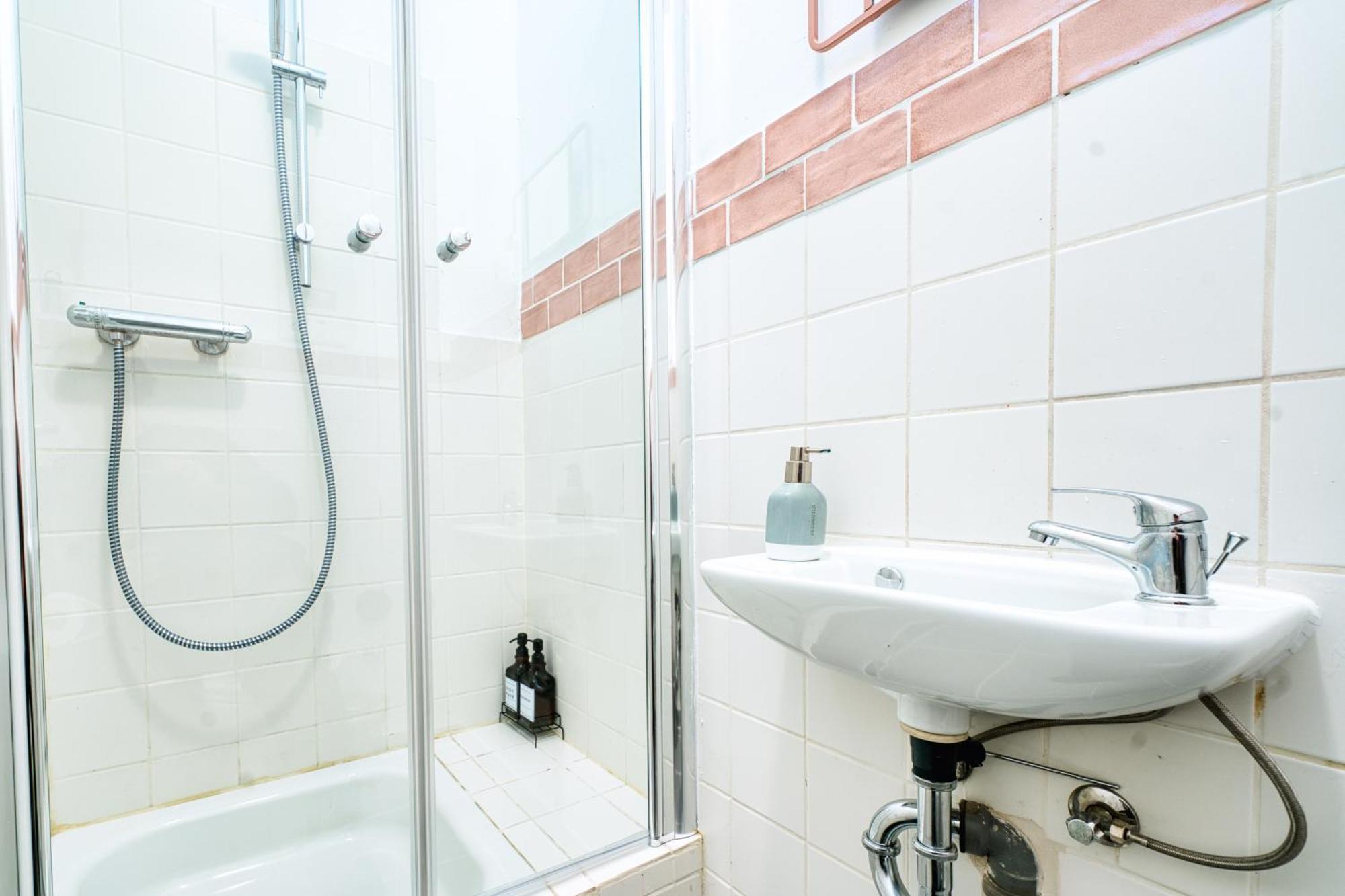 Appartement Mitten Im Kreuzberger Kiezleben - Geraeumig & - 3 Sz Auf 140qm Berlijn