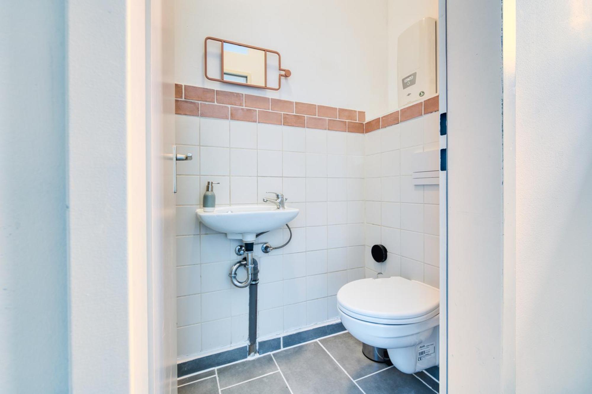 Mitten Im Kreuzberger Kiezleben - Geraeumig & - 3 Sz Auf 140qm Appartement